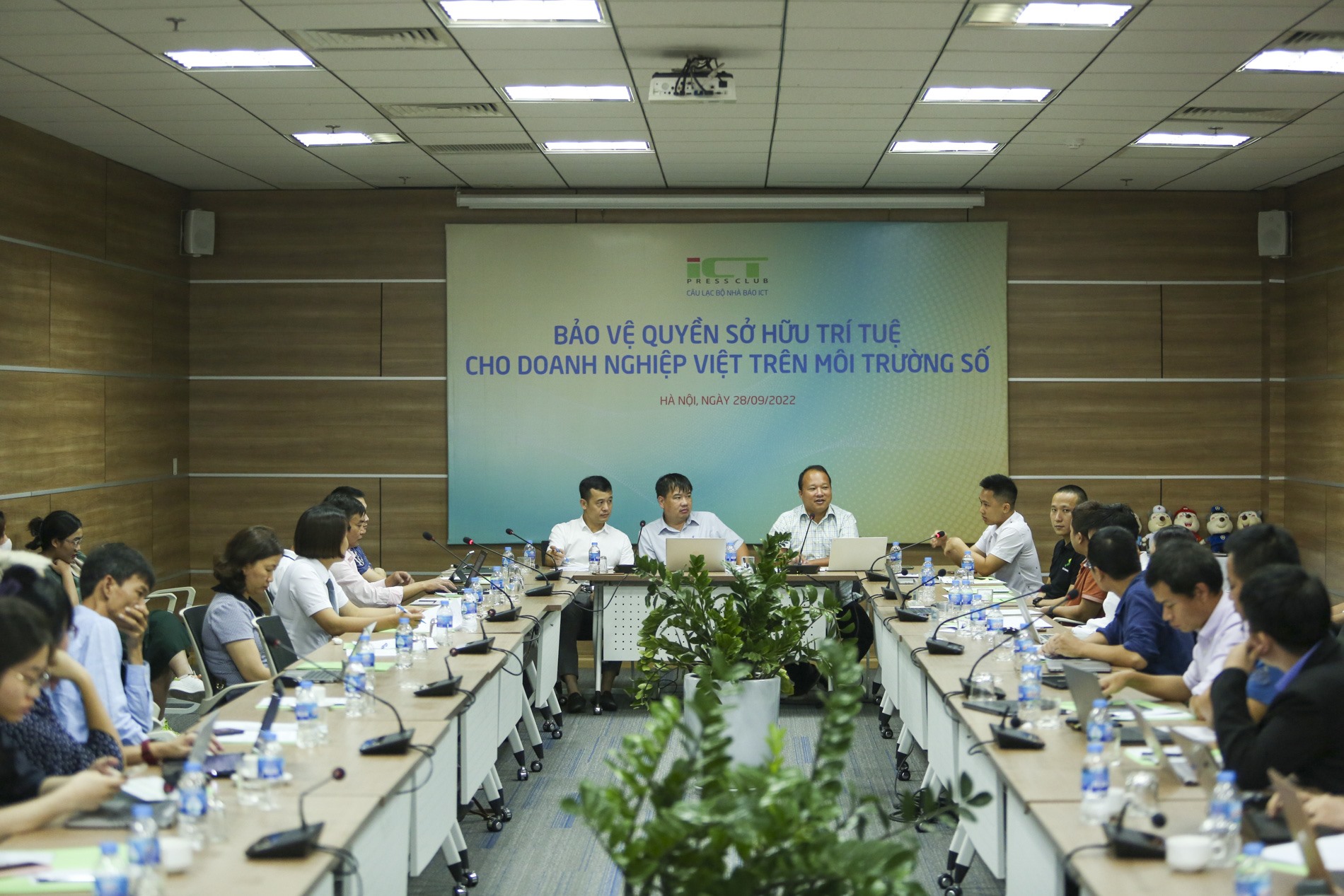 Doanh nghiệp Việt cần được hỗ trợ, bảo vệ trên không gian mạng