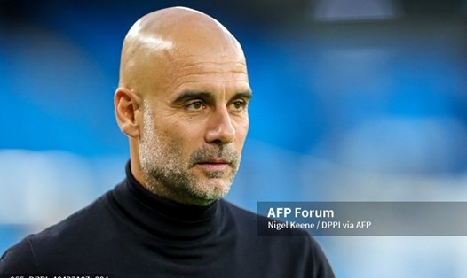 Pep Guardiola đứng trước quyết định quan trọng trong sự nghiệp huấn luyện.  Ảnh: AFP