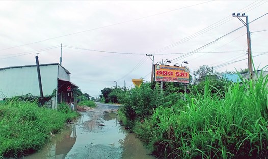 Đường vào nhà kho Ong Sái, xã Vĩnh Hải, thị xã Vĩnh Châu, tỉnh Sóc Trăng nơi 2 thiếu niên bị 4 chiến sĩ đánh. Ảnh: Nhật Hồ