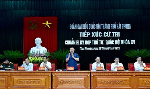 Chủ tịch Quốc hội Vương Đình Huệ tiếp xúc cử tri Hải Phòng ngày 29.9. Ảnh: Cổng TTĐT Hải Phòng