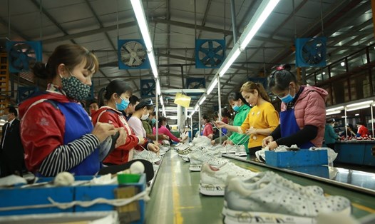 Lao động tại một doanh nghiệp da giày ở Hưng Yên. Ảnh: Hải Nguyễn
