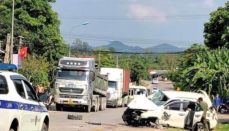 Hiện trường vụ tai nạn giao thông nghiêm trọng làm 1 người tử vong tại chỗ. Ảnh: VH