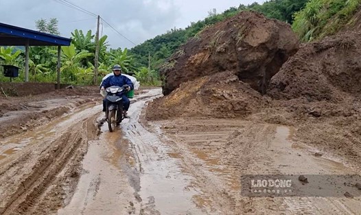 Những ngày qua trên địa bàn tỉnh Hòa Bình, nhiều địa phương đã xảy ra mưa lũ, sạt lở do ảnh hưởng từ cơn bão số 4. Ảnh: Trần Trọng.