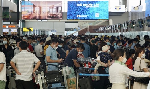 Hôm nay, sân bay Nội Bài đón khoảng 73.000 lượt hành khách. Ảnh LĐ