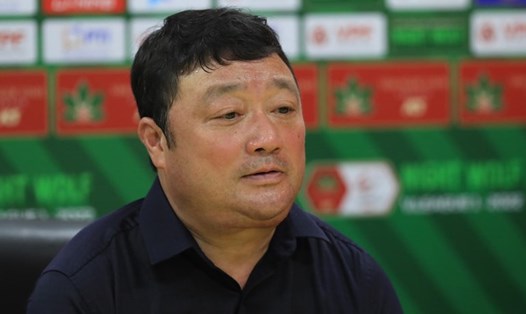 Huấn luyện viên Trương Việt Hoàng chưa thể giành chiến thắng cùng TPHCM. Ảnh: Hoài Thu