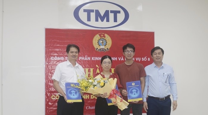 Lễ ra mắt Công đoàn cơ sở Công ty cổ phần Kinh doanh dịch vụ số 8. Ảnh: CĐH