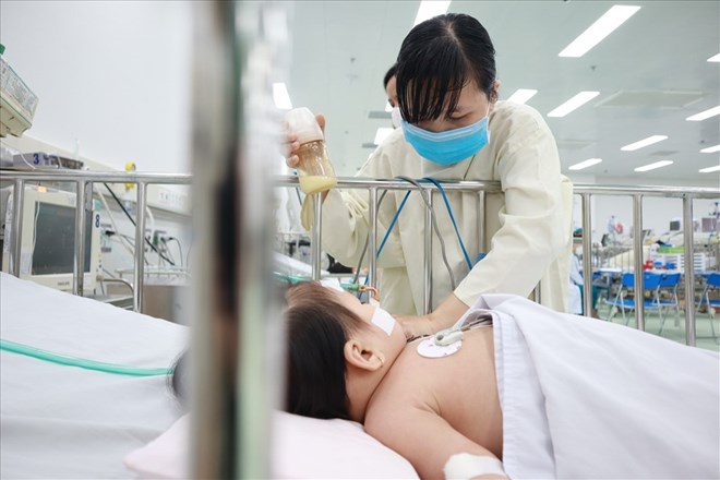 Sốt xuất huyết tăng mạnh, diễn biến khó lường