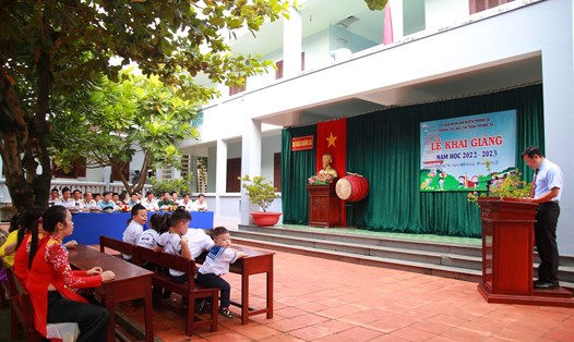 Lễ khai giảng năm học mới ở trường Tiểu học Thị trấn Trường Sa (H. Trường Sa, Khánh Hòa). Ảnh: N.Ninh