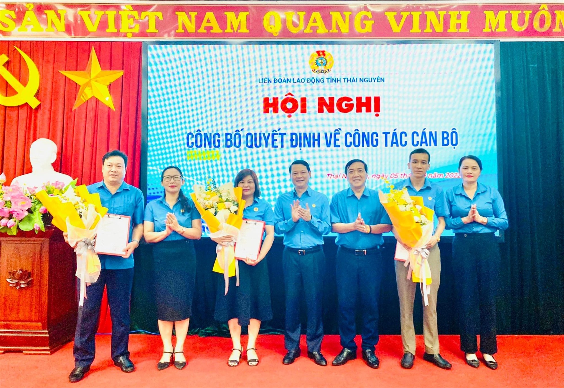 LĐLĐ tỉnh Thái Nguyên tổ chức công bố quyết định về công tác cán bộ. Ảnh: LĐLĐ TN