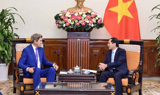Ông John Kerry khẳng định, dù ở bất kỳ cương vị nào cũng ủng hộ quan hệ Việt Nam - Mỹ phát triển mạnh mẽ. Ảnh: Bộ Ngoại giao