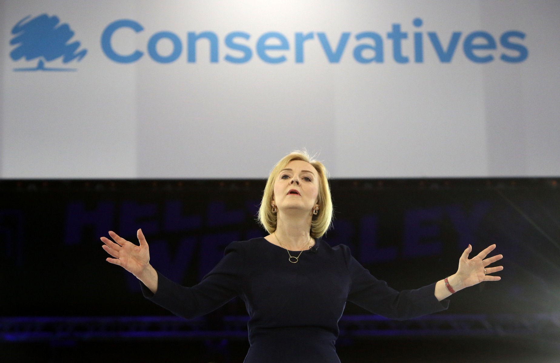 Ngoại trưởng Anh Liz Truss tham gia một sự kiện của Đảng Bảo thủ tại Wembley Arena, ở London ngày 31.8. Ảnh: AFP
