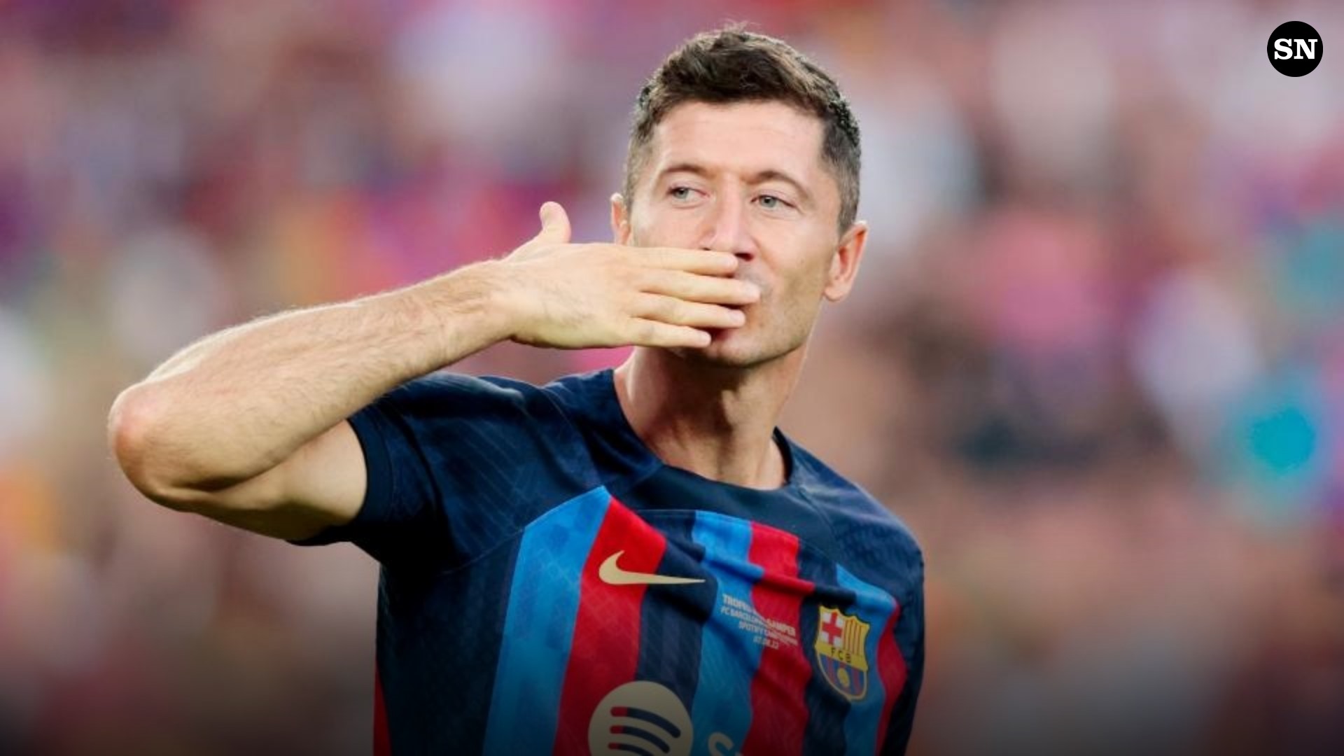 Hé lộ chi tiết hợp đồng của Robert Lewandowski