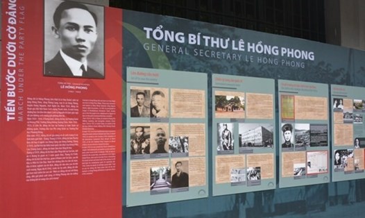 Trưng bày tư liệu về đồng chí Lê Hồng Phong tại Di tích lịch sử Nhà tù Hỏa Lò năm 2018. Nguồn: hoalo.vn