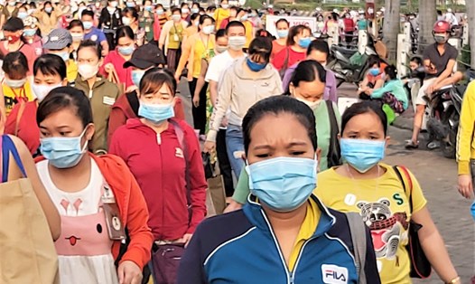 Đã có gần 195.000 người lao động trên địa bàn quận Bình Tân được nhận hỗ trợ gần 101 tỉ đồng. Ảnh: Nam Dương