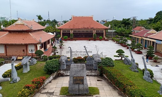 Khu tưởng niệm nhạc sĩ Cao Văn Lầu, tỉnh Bạc Liêu. Ảnh: Nhật Hồ