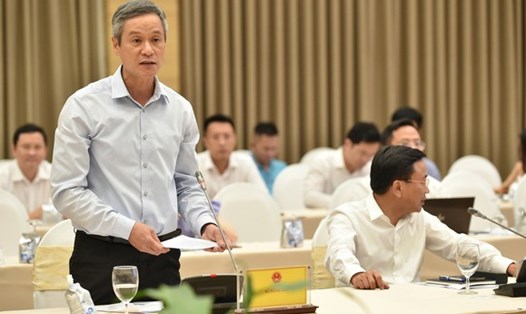Trợ lý Bộ trưởng Bộ Ngoại giao Nguyễn Minh Vũ trả lời tại họp báo. Ảnh: NT