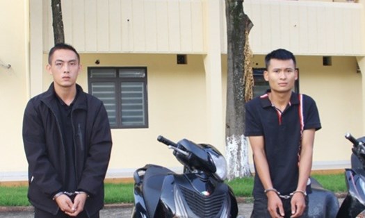Hai đối tượng trộm cắp nhiều xe máy trên địa bàn Thái Nguyên. Ảnh: CATN