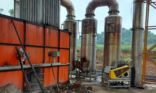 Lò đốt rác tại thị trấn Đà Bắc góp phần giảm thiểu ô nhiễm môi trường trên địa bàn.