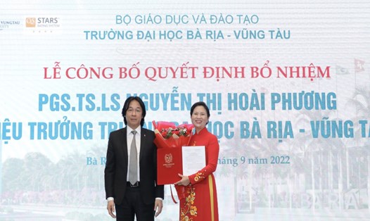 PGS.TS Nguyễn Thị Hoài Phương giữ chức Hiệu trưởng Trường Đại học Bà Rịa-Vũng Tàu. Ảnh: NT