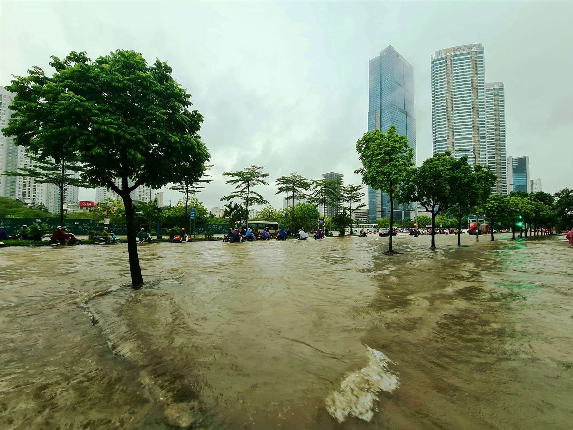 Các tỉnh, thành phố đặc biệt khu vực Bắc Bộ và Trung Bộ cần chủ động ứng phó với mưa lớn có nguy cơ gây ngập lụt, lũ quét, sạt lở đất. Ảnh: Anh Thơ