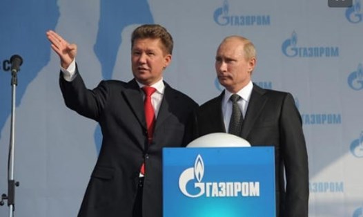 Tổng thống Nga Vladimir Putin và Giám đốc điều hành Gazprom Alexei Miller. Ảnh: AFP