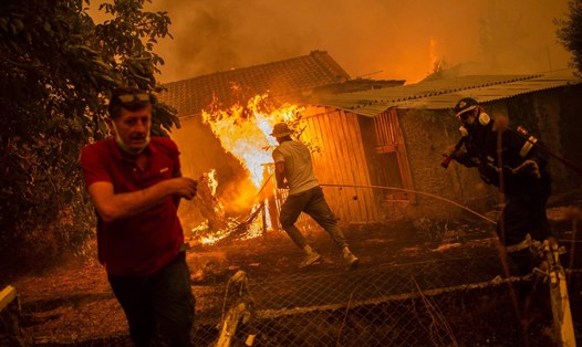 Hỏa hoạn sẽ đẻ lại dư chấn tâm lý kéo dài cho các nạn nhân, cả về thể chất lẫn tinh thần. Ảnh: AFP.