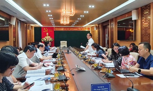 Ban Văn hoá - Xã hội HĐND thành phố thẩm tra các nội dung phục vụ kỳ họp thứ chín tới. Ảnh: Việt Tuấn