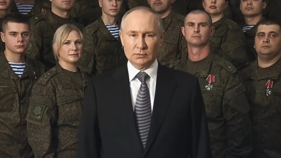 Tổng thống Nga Vladimir Putin chúc mừng năm mới 2023 từ Quân khu phía Nam. Ảnh: Kremlin