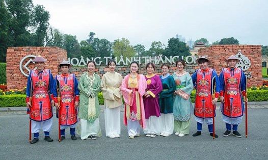 Tour "Đêm Hoàng cung Thăng Long - Một cảm nhận độc đáo" được Trung tâm Bảo tồn Di sản Thăng Long - Hà Nội đưa vào khai thác. Ảnh: Ban tổ chức