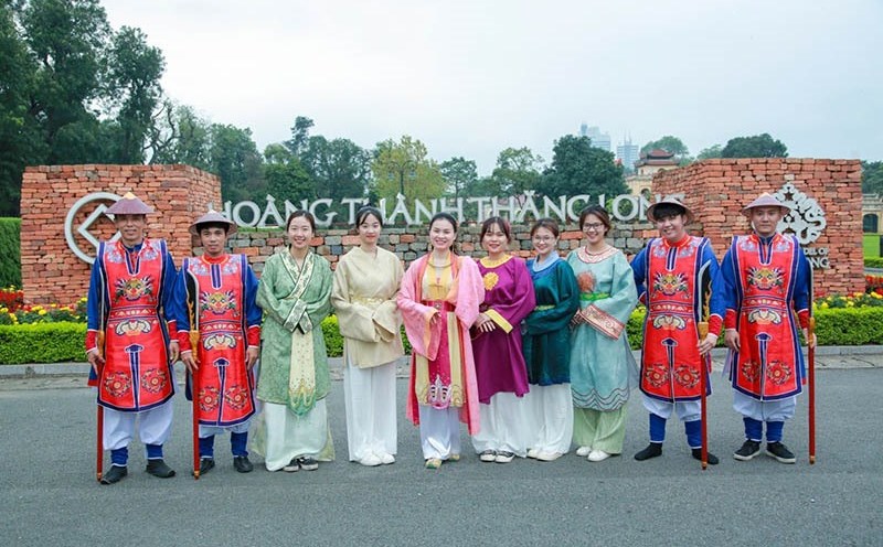 Tour "Đêm Hoàng cung Thăng Long - Một cảm nhận độc đáo" được Trung tâm Bảo tồn Di sản Thăng Long - Hà Nội đưa vào khai thác. Ảnh: Ban tổ chức
