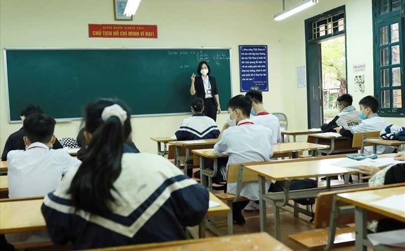 Nhiều giáo viên mong mỏi được thưởng Tết lương tháng 13 như các ngành nghề khác. Ảnh minh hoạ: Hải Nguyễn