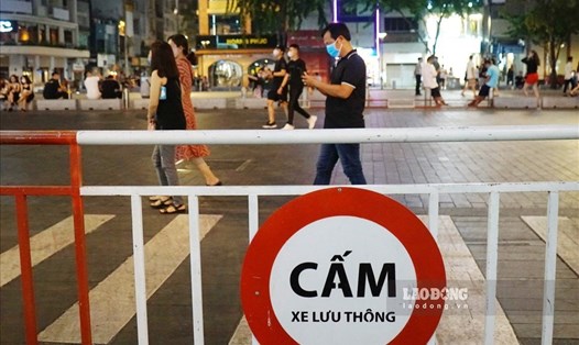 Đường Nguyễn Huệ cấm xe lưu thông từ 16h ngày 19.1 đến 6h ngày 26.1.  Ảnh: Thanh Chân