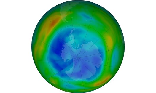 Hình ảnh mô phỏng tầng ozone trên Nam Cực. Màu tím và xanh lam thể hiện nơi có ít ozone nhất, màu vàng và đỏ là nơi có nhiều ozone hơn. Ảnh: NASA