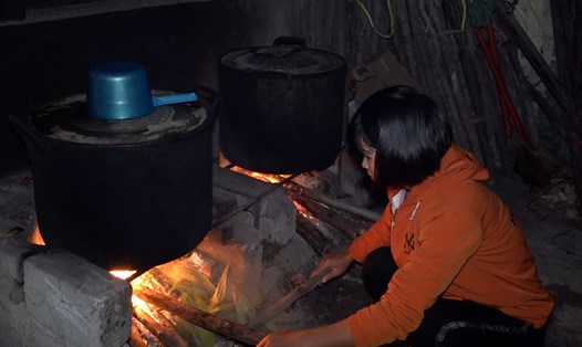 Giữ ấm cho học sinh bán trú vùng cao huyện Bình Liêu, tỉnh Quảng Ninh. Ảnh: Đoàn Hưng