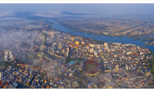 Thành phố Huế hiện tại sẽ được chia thành 2 quận với sông Hương làm ranh giới. Ảnh: Trương Vững
