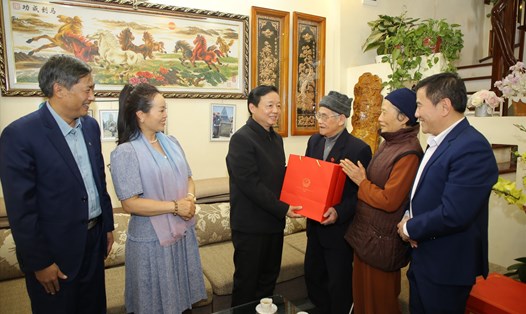 Phó Thủ tướng Chính phủ Trần Hồng Hà (thứ ba, từ trái sang) thăm và chúc Tết tại tỉnh Sơn La. Ảnh: Huy Thành