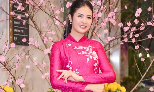 Hoa hậu Ngọc Hân vẫn giữ được vẻ rạng rỡ dù chạy sô ngày giáp Tết. Ảnh: Nhân vật cung cấp