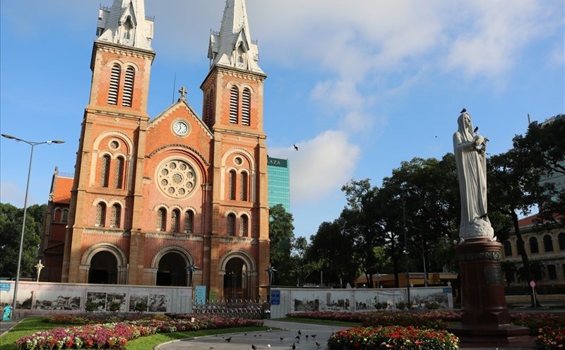 TPHCM kỳ vọng đón 5 triệu khách quốc tế năm 2023. Ảnh: Anh Tú.