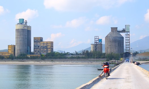 Vị trí xây dựng cảng Liên Chiểu, Đà Nẵng - Đây là dự án kinh tế trọng điểm của địa phương, vừa được khởi công đầu năm 2023. Ảnh: Văn Trực