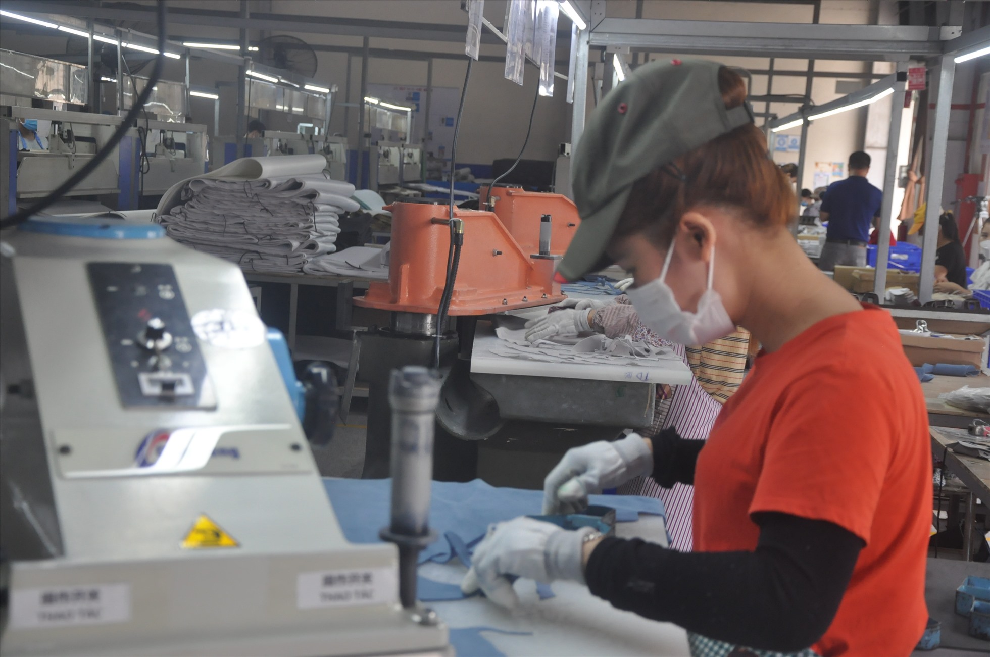 Người lao động được hưởng chế độ bồi dưỡng bằng hiện vật. Ảnh minh hoạ: Bảo Hân