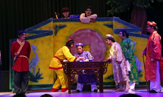 Vở diễn “Đụng vô là phỏng tay” của sân khấu Trương Hùng Minh dự kiến ra mắt dịp Tết Nguyên đán. Ảnh: Nghệ sĩ cung cấp