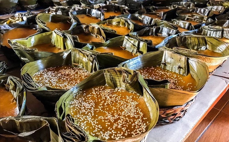 Chiếc bánh Tổ với cái tên đặc biệt của Hội An. Ảnh: Hoàng Vinh