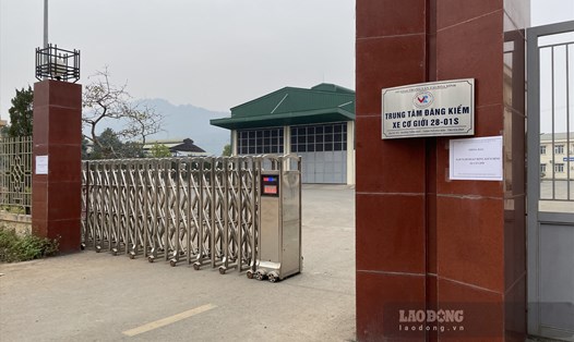 Trung tâm đăng kiểm xe cơ giới 28-01S là đơn vị kiểm định xe ô tô duy nhất trên địa bàn tỉnh Hòa Bình. Ảnh: Trần Trọng.