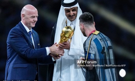 Chủ tịch FIFA Gianni Infantino trong lễ trao cúp vô địch World Cup 2022. Ảnh: AFP