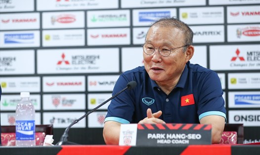 Huấn luyện viên Park Hang-seo lạc quan về chiến thắng của đội tuyển Việt Nam trên sân Thái Lan. Ảnh: Minh Dân