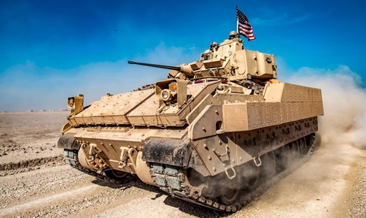 Mỹ tuyên bố cung cấp cho Ukraina xe bọc thép chiến đấu bộ binh Bradley. Ảnh: AFP