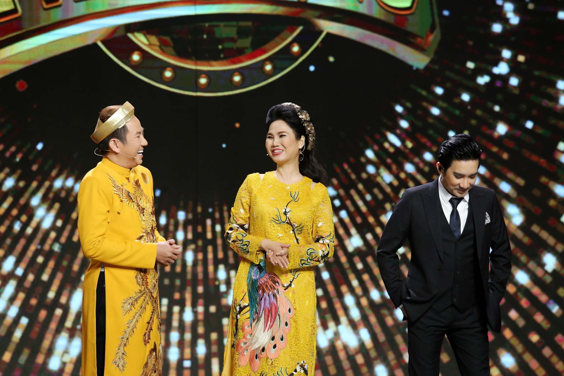 Quang Hà và các nghệ sĩ. Ảnh: Chương trình.