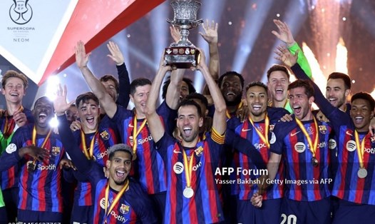 Barcelona giành Siêu cúp Tây Ban Nha sau khi đánh bại Real Madrid.  Ảnh: AFP