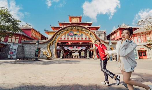 Công viên Rồng chào đón du khách với nhiều trải nghiệm hấp dẫn dịp Tết Nguyên đán. Ảnh: Hà