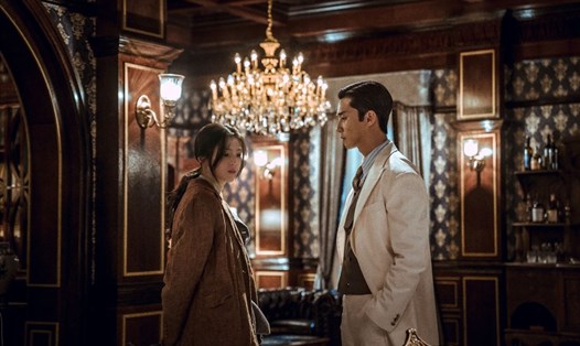 Park Seo Joon, Han So Hee trong phim mới. Ảnh: Nhà sản xuất Netflix.